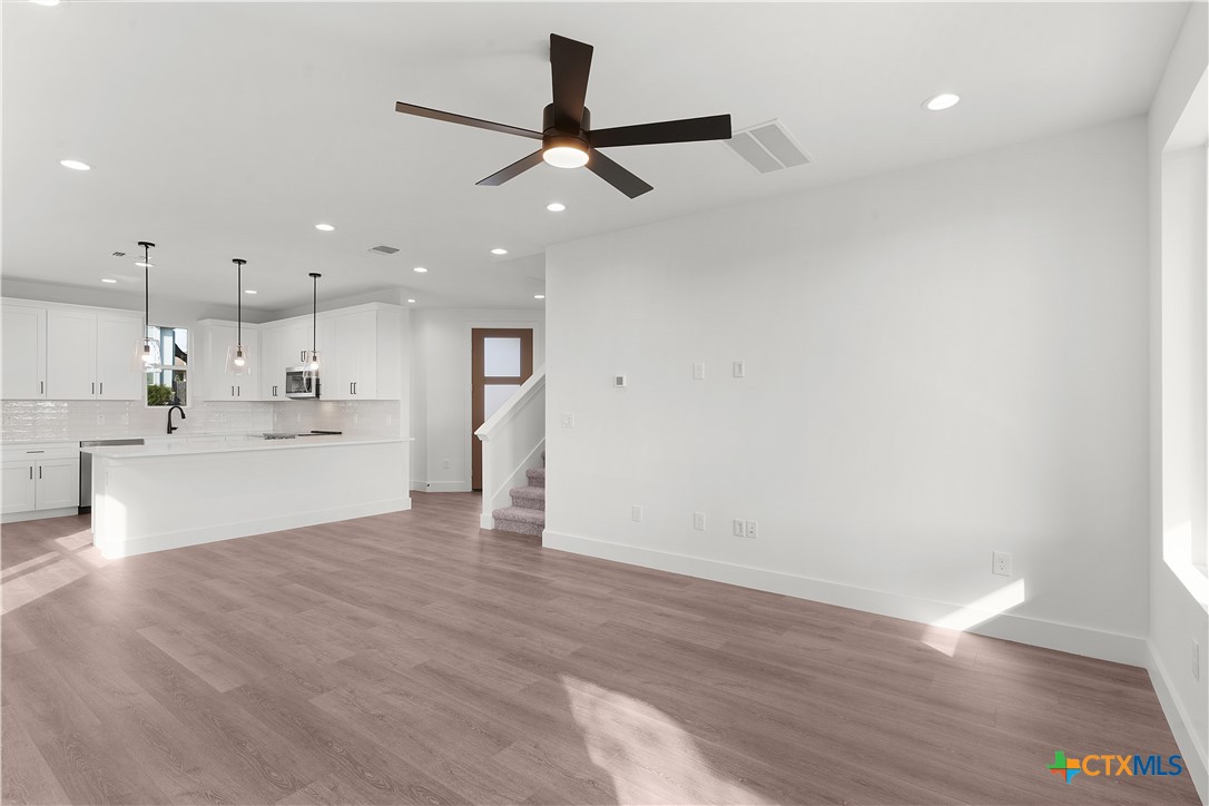 105 Carmen Cove Property Photo 11