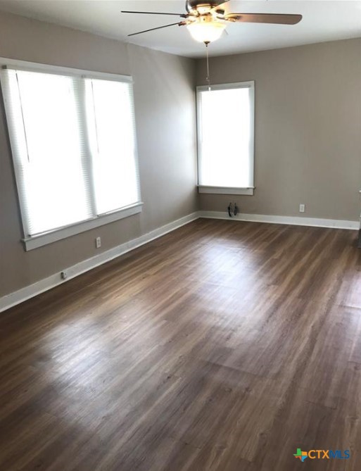305 E Sabine Street A Property Photo 3