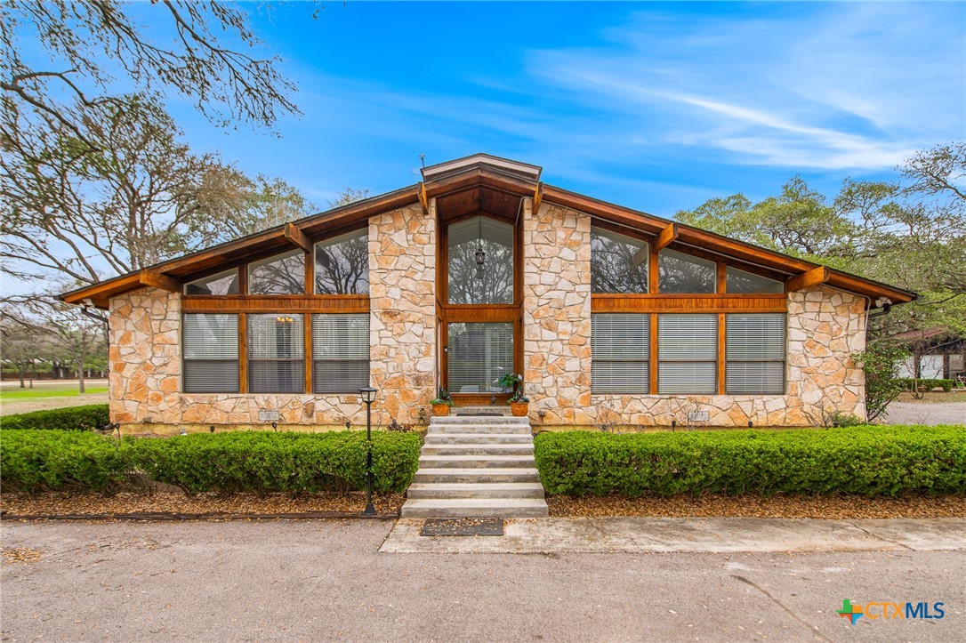 101 Hunters Glen Drive Property Photo