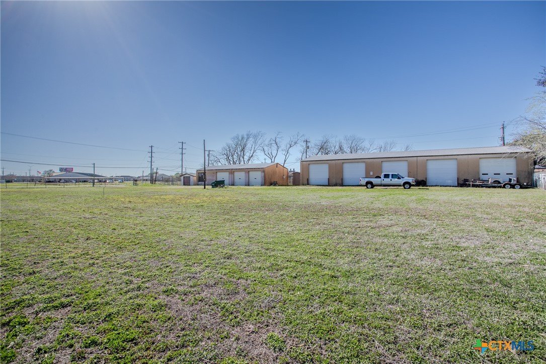 702 & 704 Clay Drive Property Photo 6