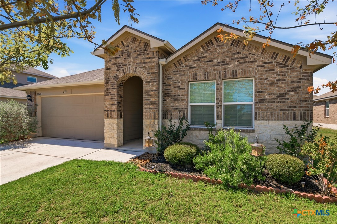 1328 Almond Creek Property Photo 1