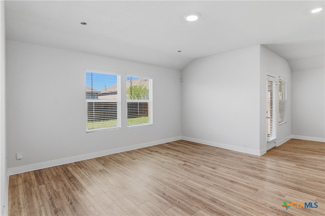 1328 Almond Creek Property Photo 6