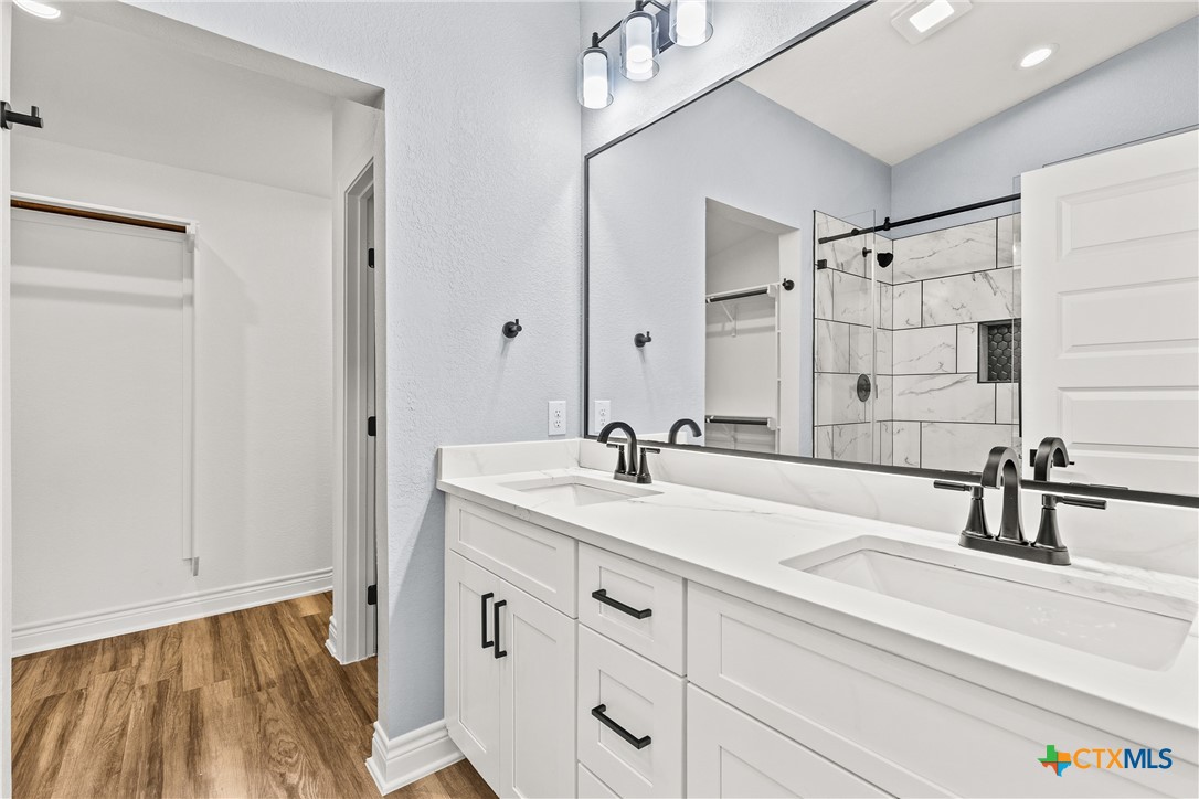 6638 Hickory Forrest Drive Property Photo 13