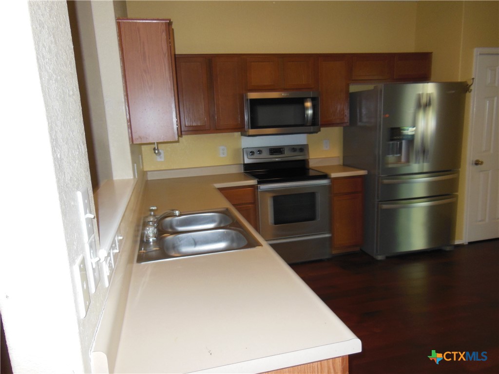 505 Starling Creek Creek Property Photo 6