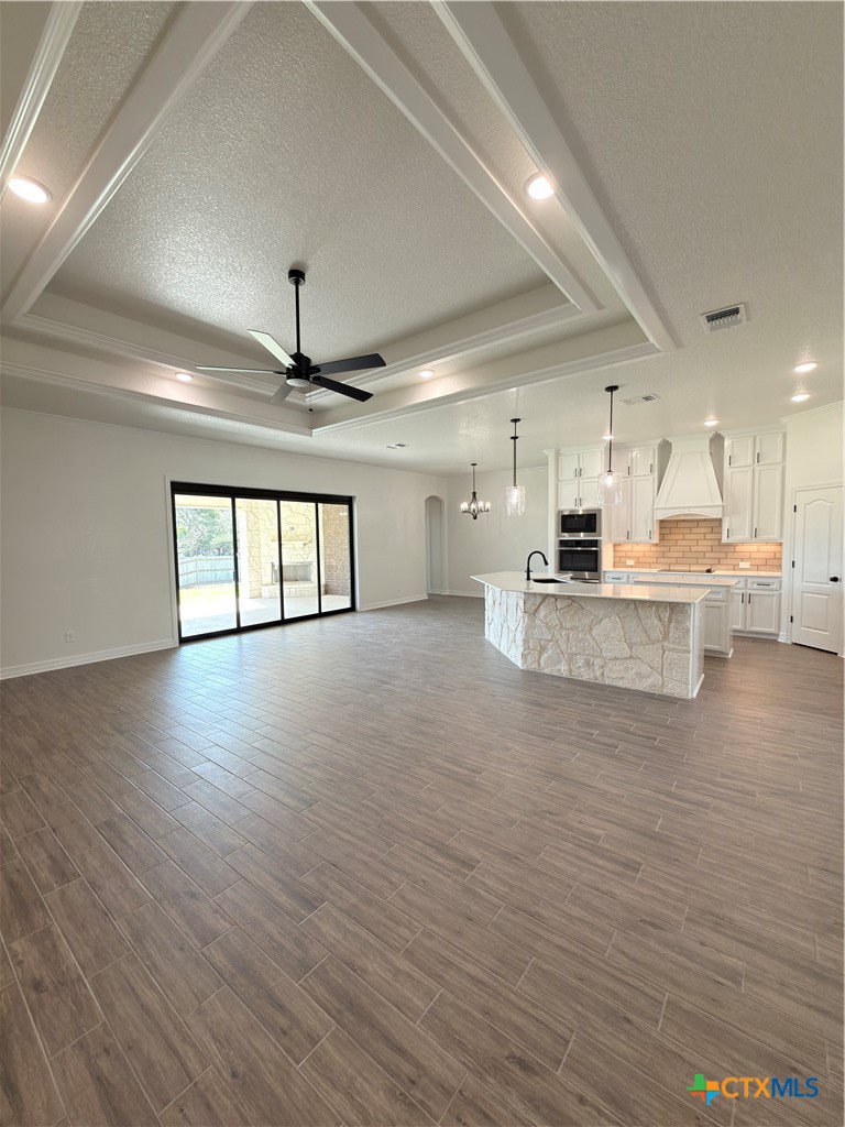 8702 Corgi Court Property Photo 5