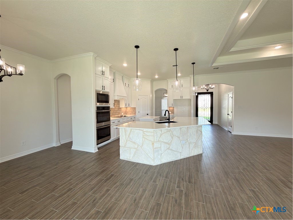 8702 Corgi Court Property Photo 7