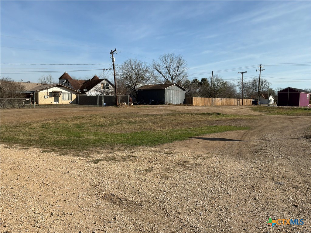 606 E Central Avenue Property Photo 4