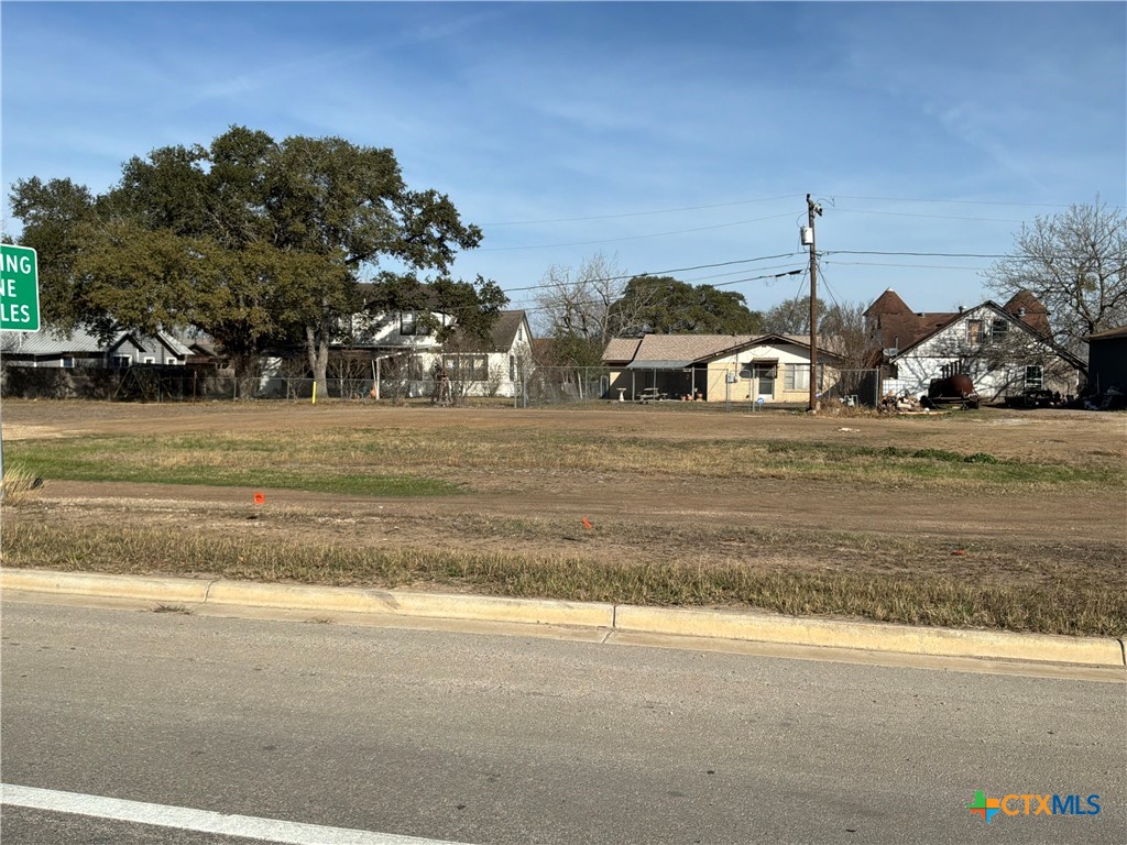 606 E Central Avenue Property Photo 5