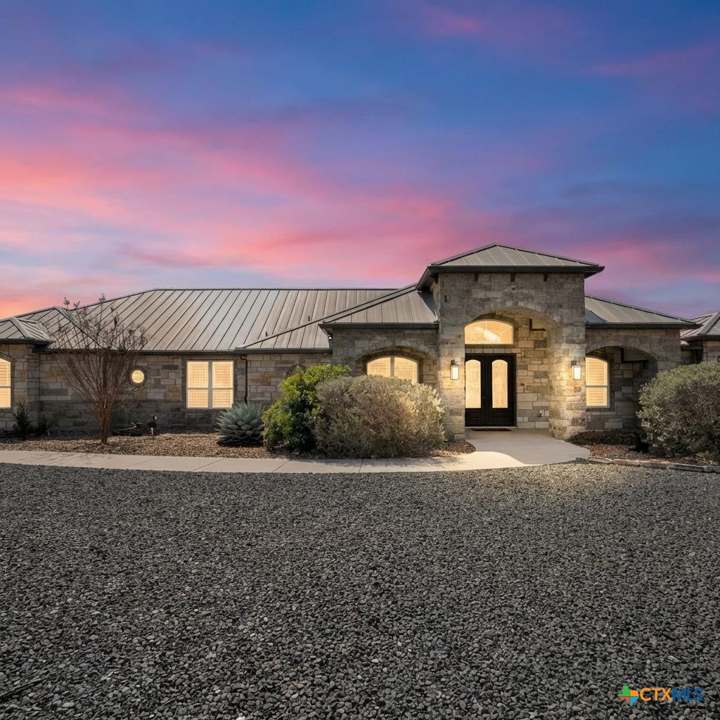 948 Lazy Diamond Property Photo 1