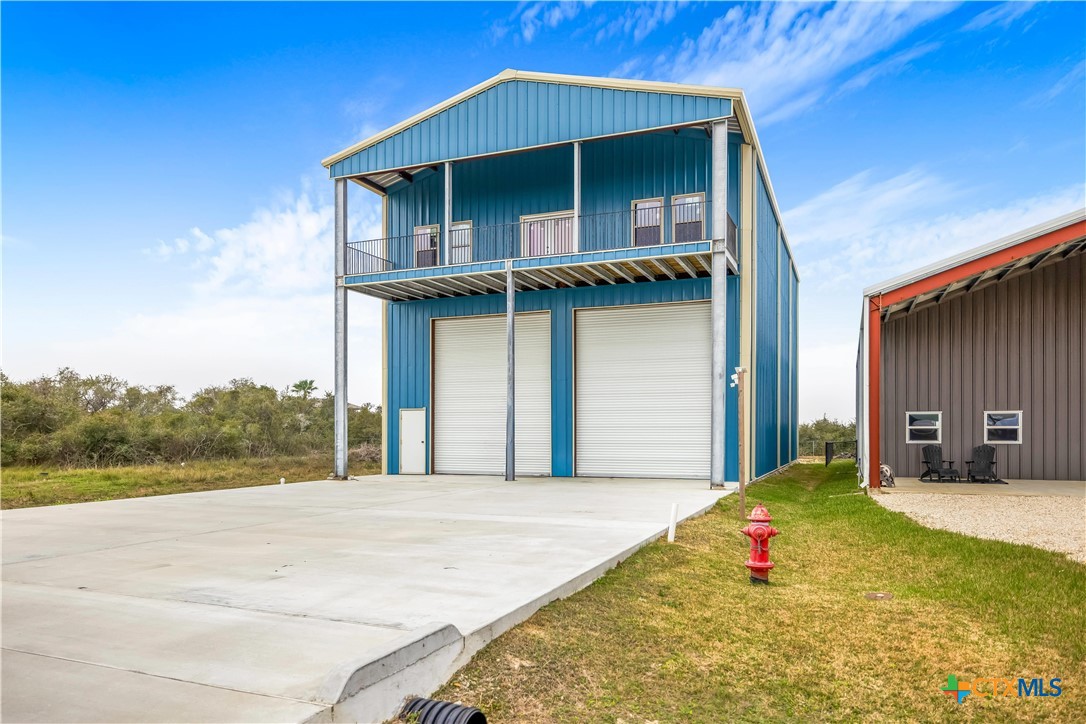 237 Easy Street Property Photo 2