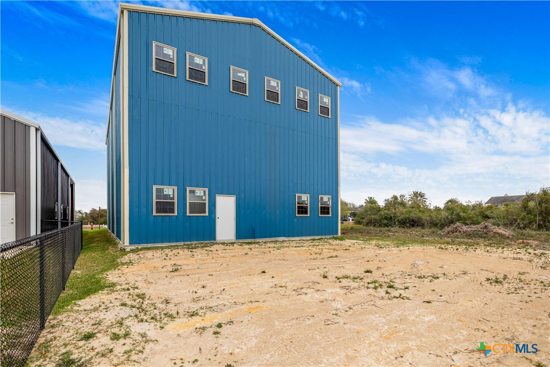237 Easy Street Property Photo 17