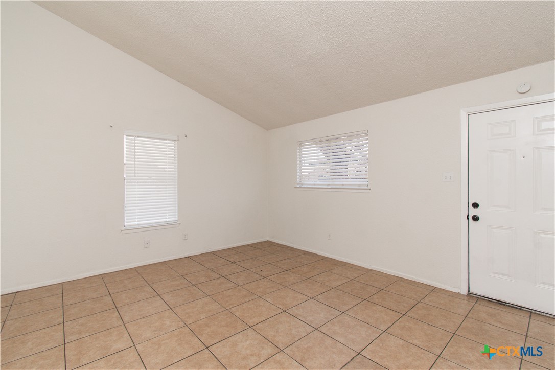 4405 Teri Road B Property Photo 4
