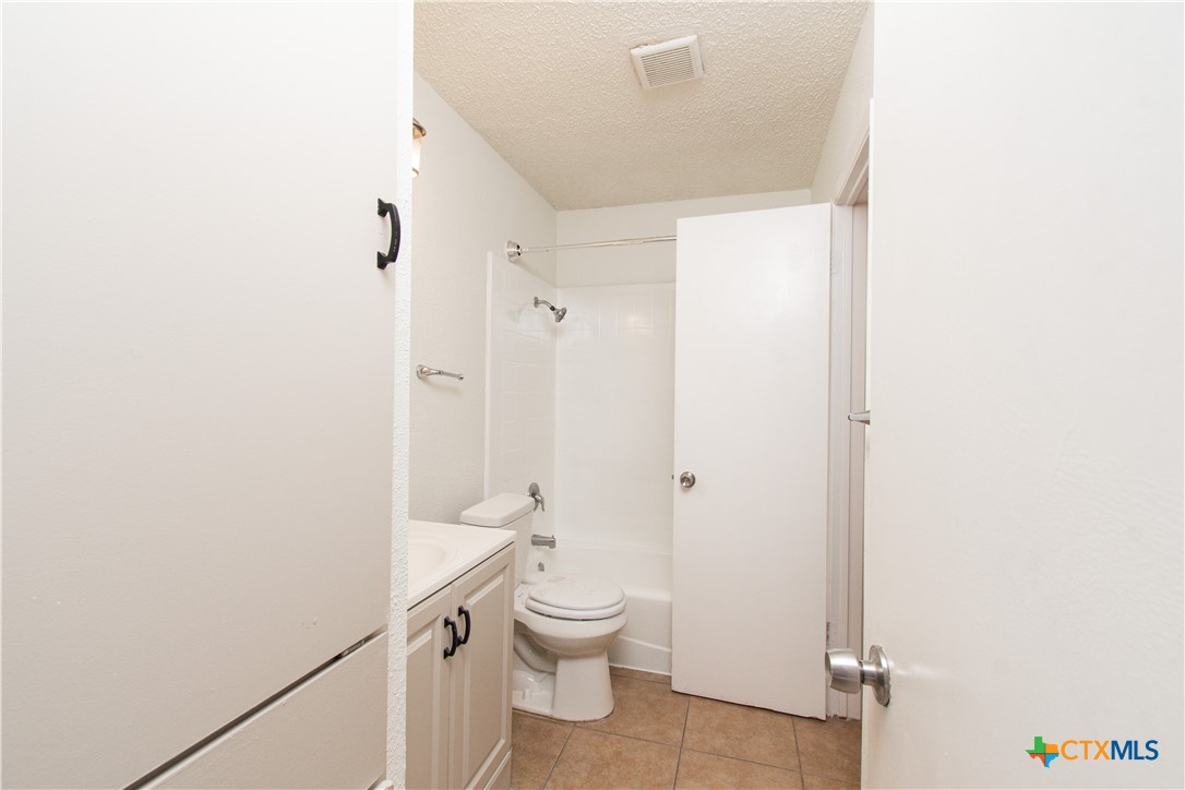 4405 Teri Road B Property Photo 10