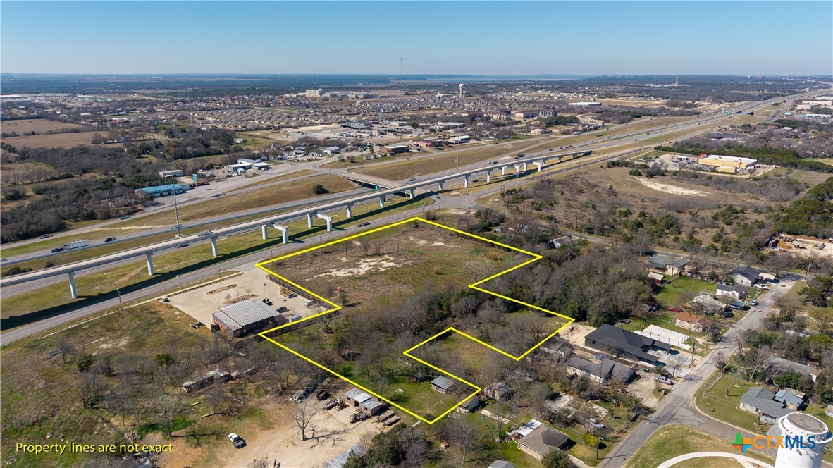 350 W Highway 190 Ih 14 Expressway Property Photo 2