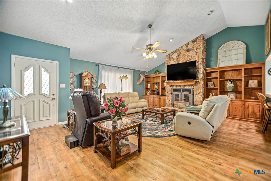540 Royal Road Property Photo 6