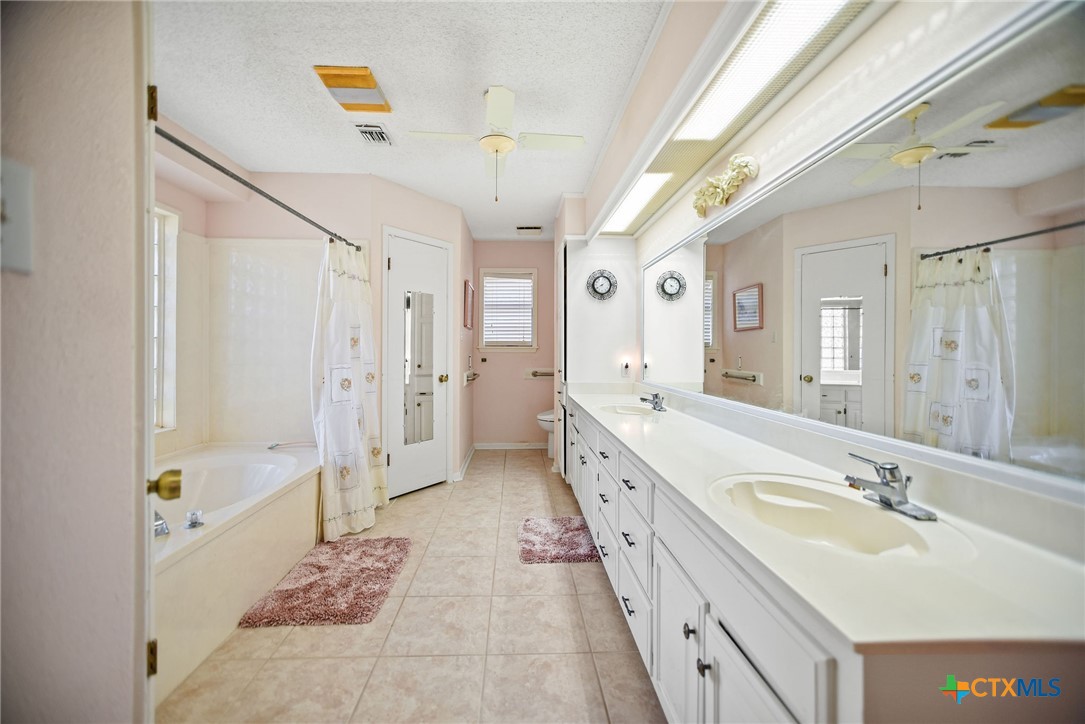540 Royal Road Property Photo 28