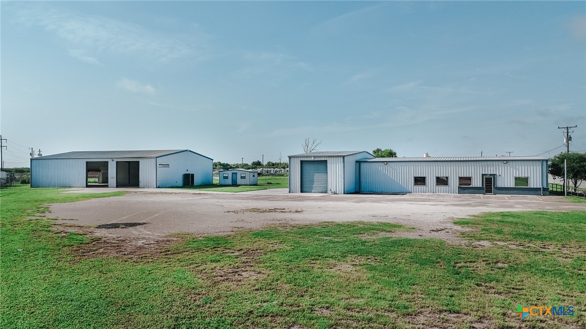 13102 N Navarro Property Photo 9