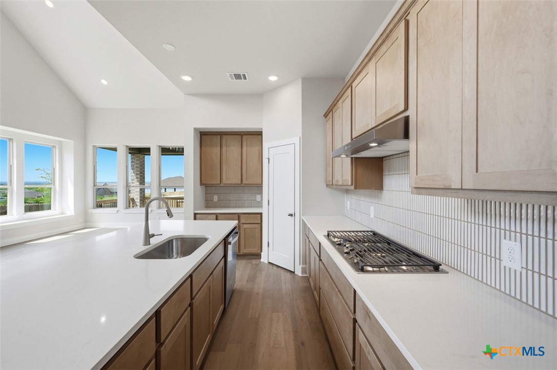 5029 Kimble Way Property Photo 3
