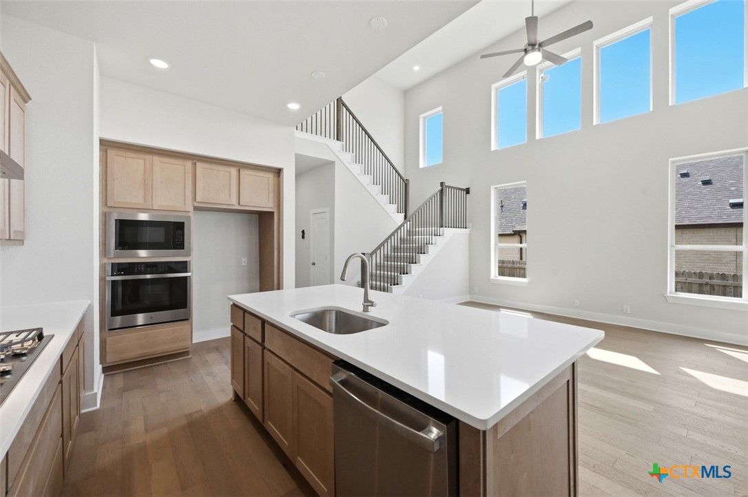 5029 Kimble Way Property Photo 4