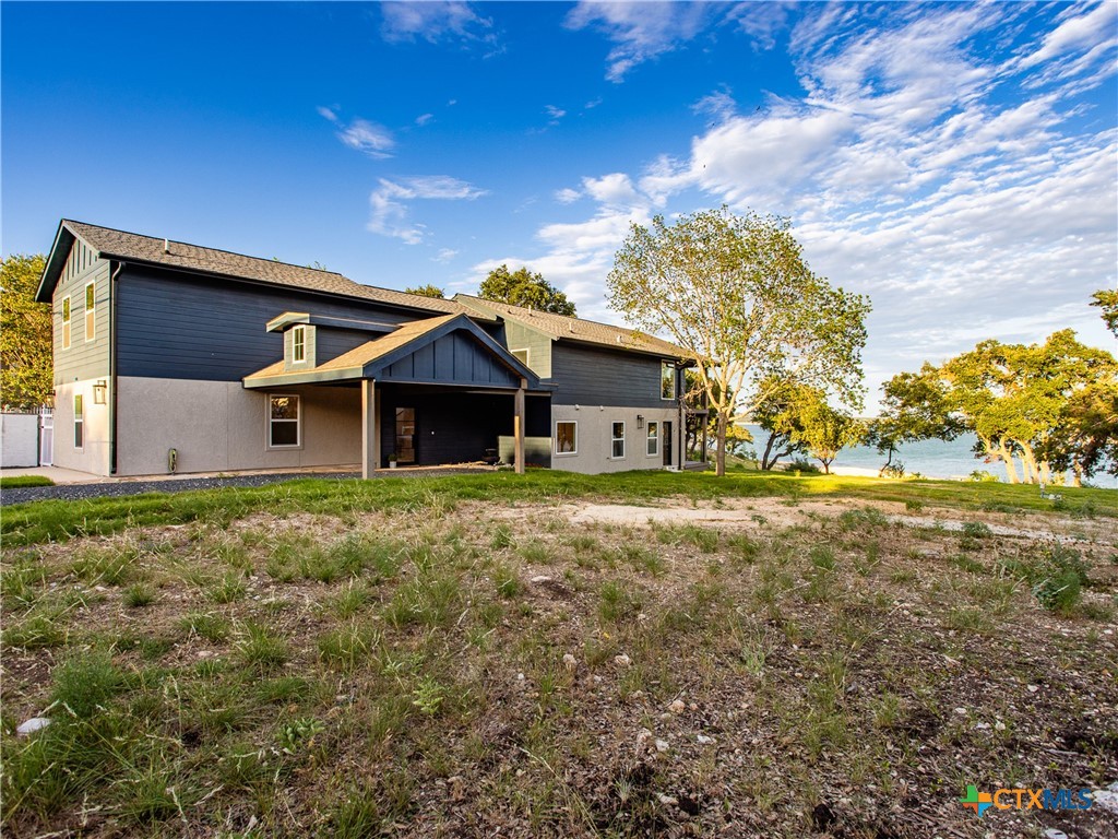 874 Lakebreeze Drive Property Photo 3