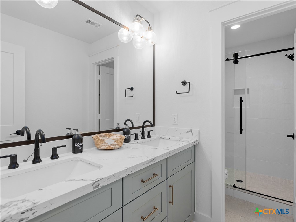 874 Lakebreeze Drive Property Photo 22