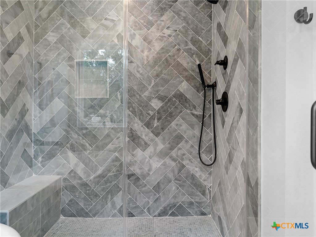 874 Lakebreeze Drive Property Photo 31