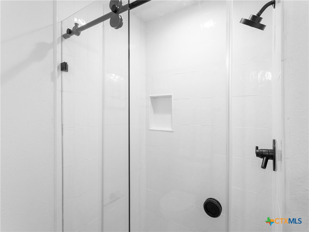 874 Lakebreeze Drive Property Photo 39