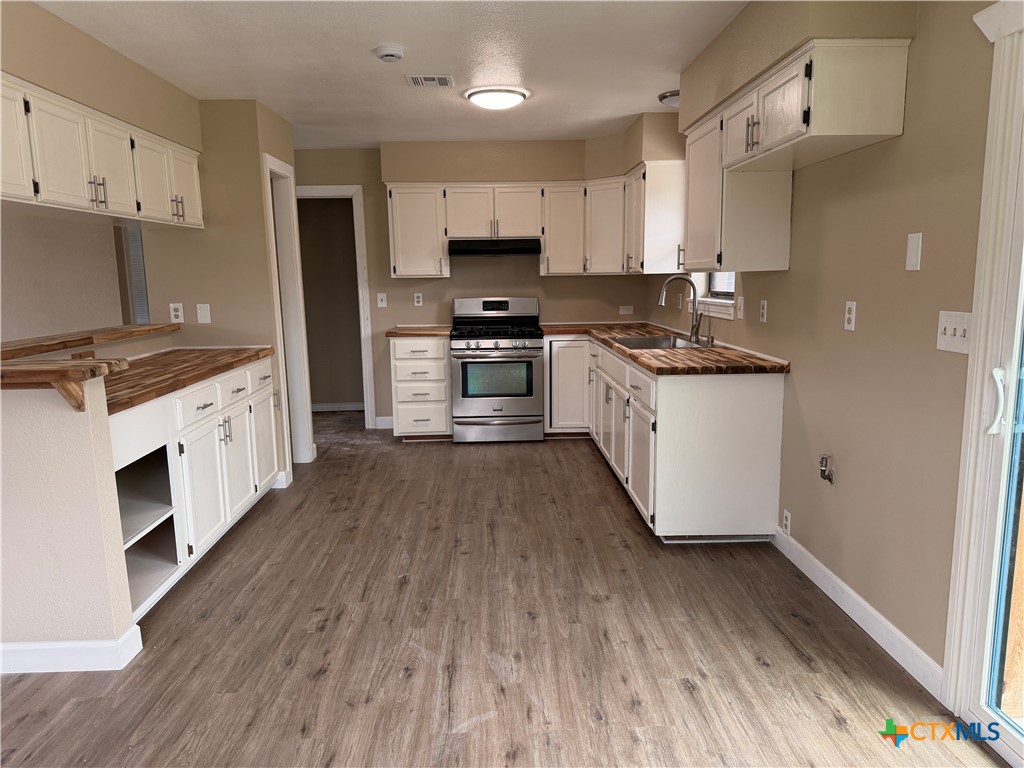 1616 Lonesome Property Photo 10