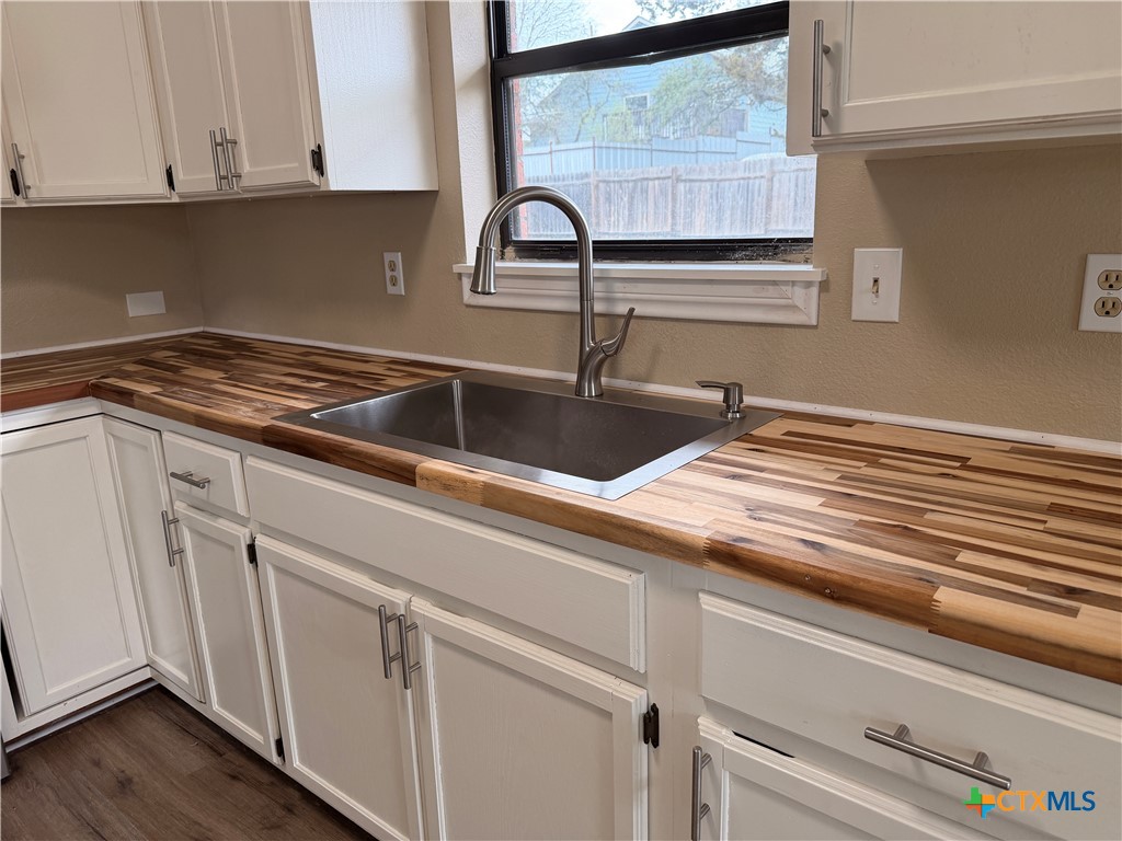 1616 Lonesome Property Photo 11