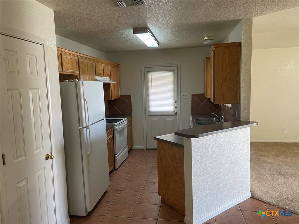 3702 Dustin Court B Property Photo 5