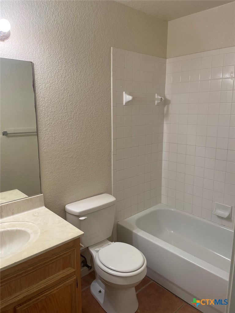 3702 Dustin Court B Property Photo 11