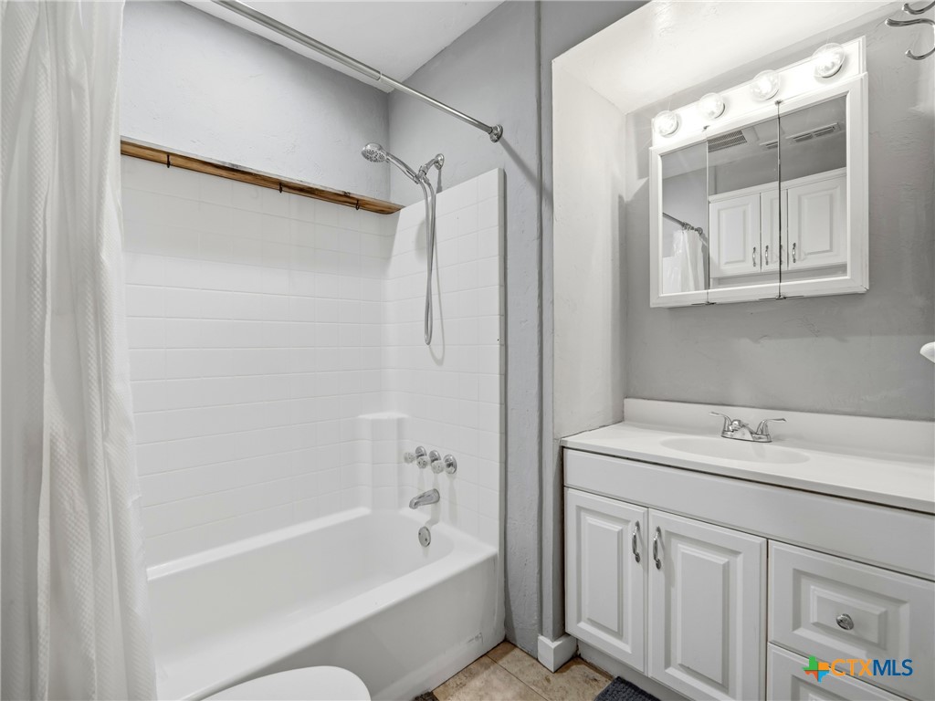 16019 Agua Vista Property Photo 16
