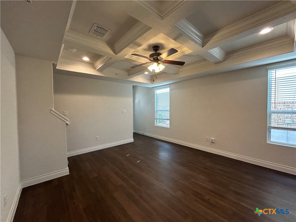 320 Untermaier Street Property Photo 4