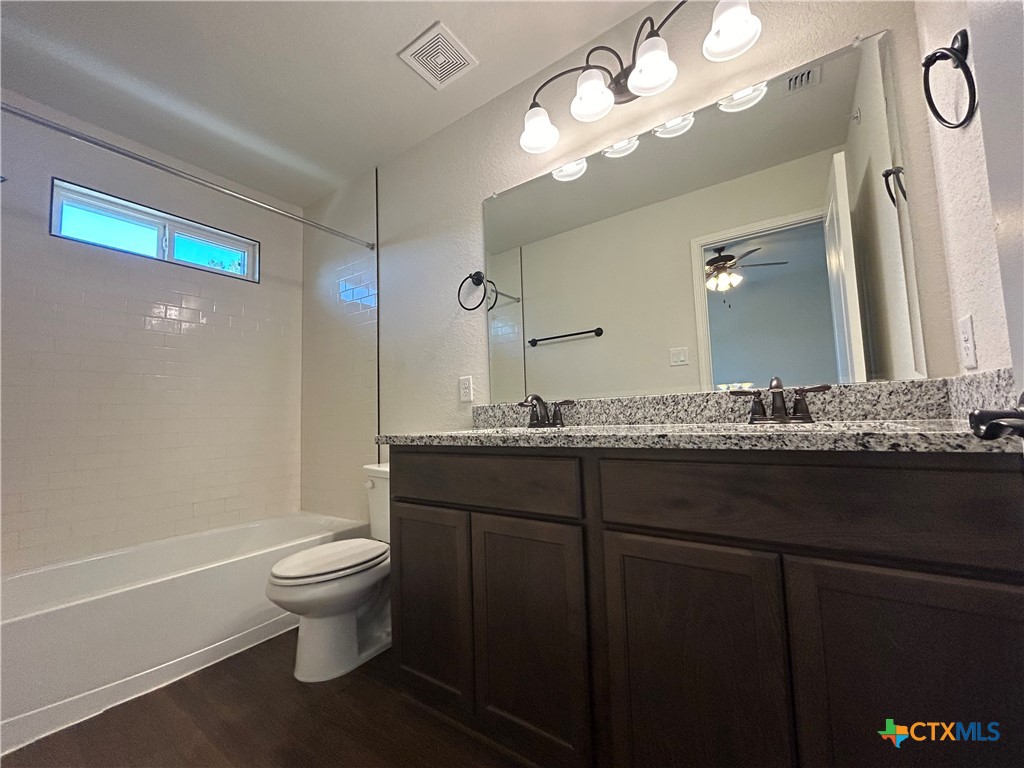 320 Untermaier Street Property Photo 9