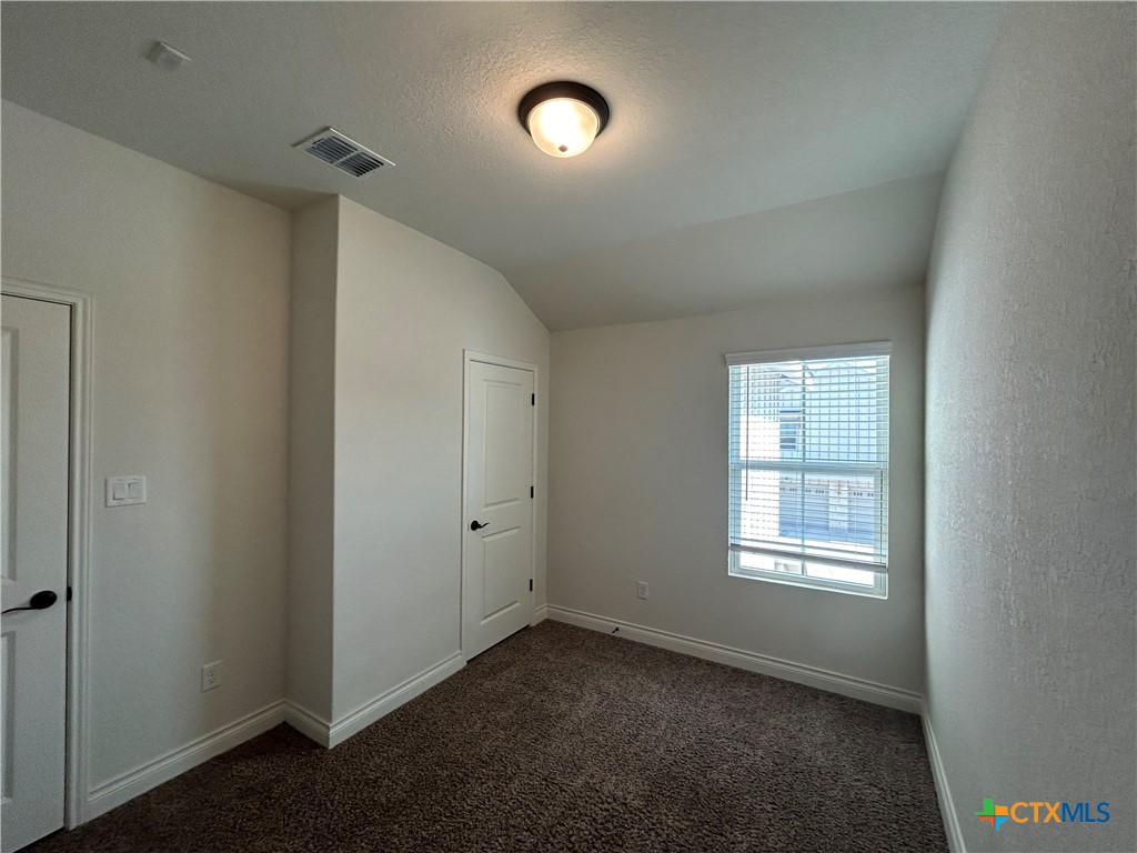 320 Untermaier Street Property Photo 15