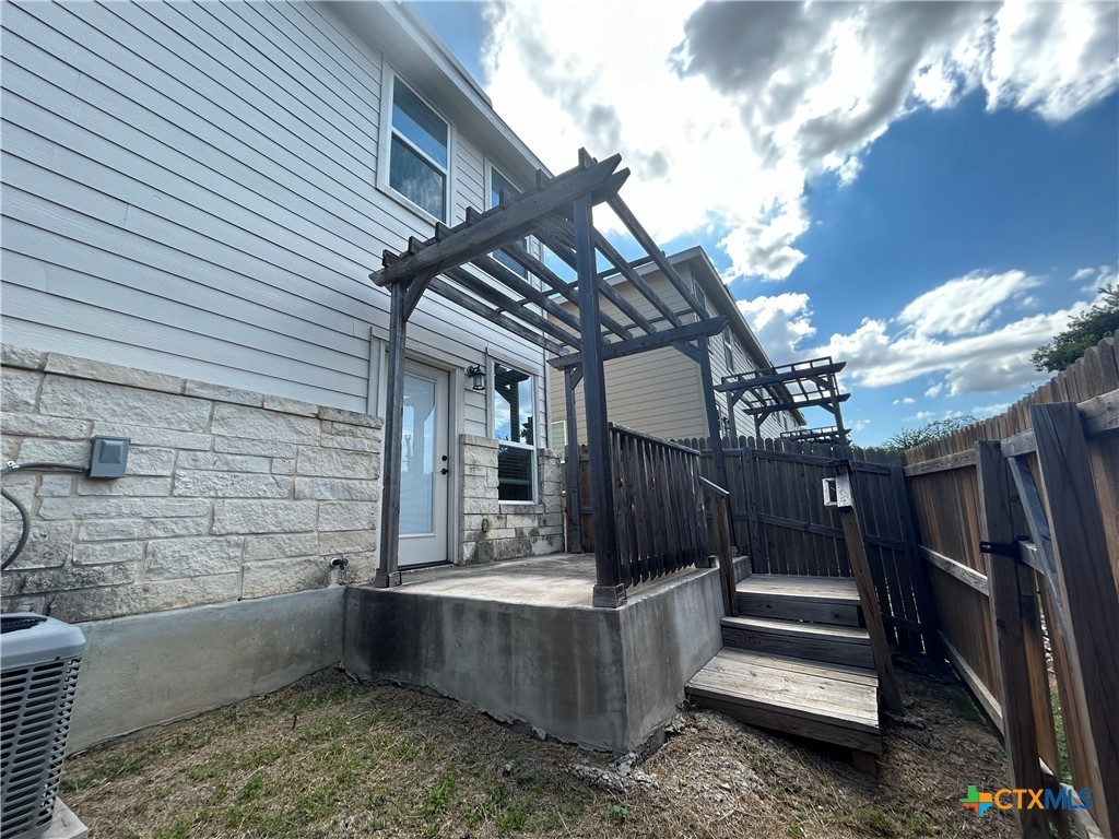 320 Untermaier Street Property Photo 19