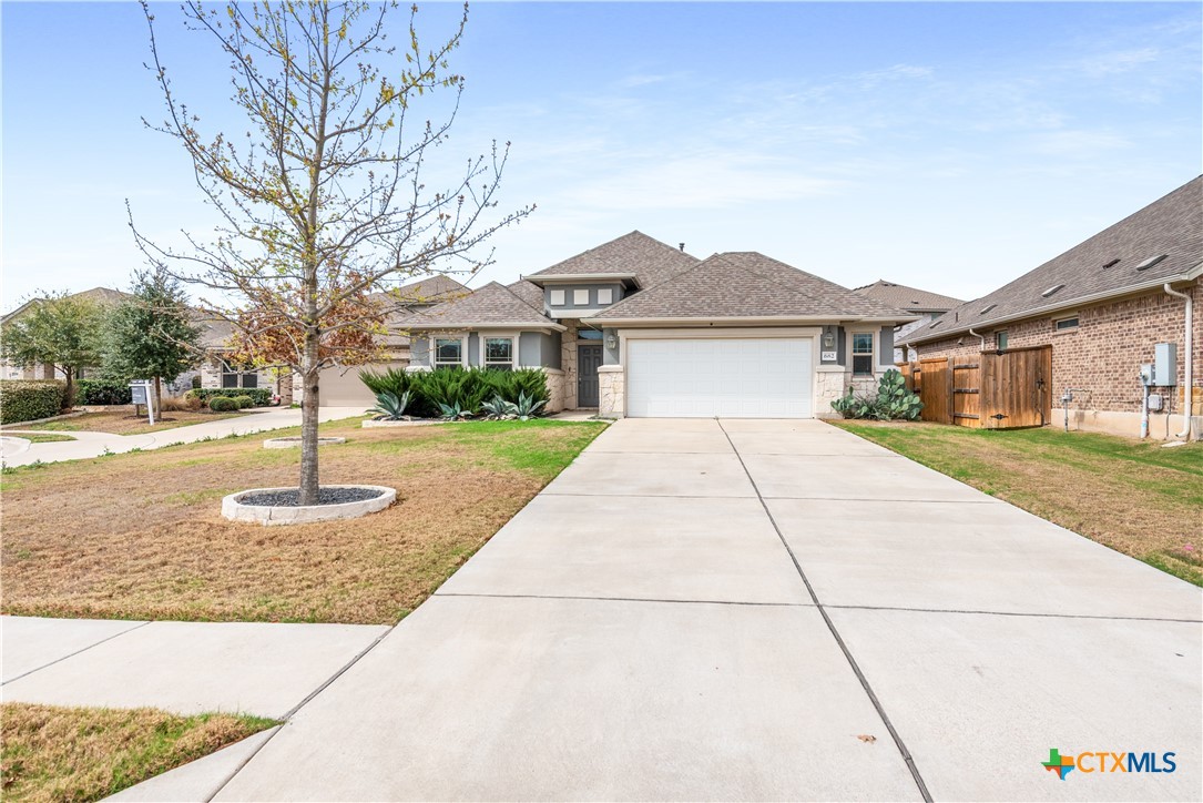 682 Coyote Creek Way Property Photo 3