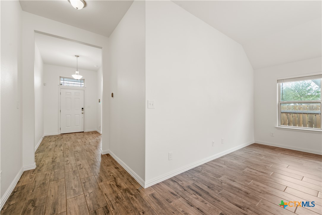 682 Coyote Creek Way Property Photo 4
