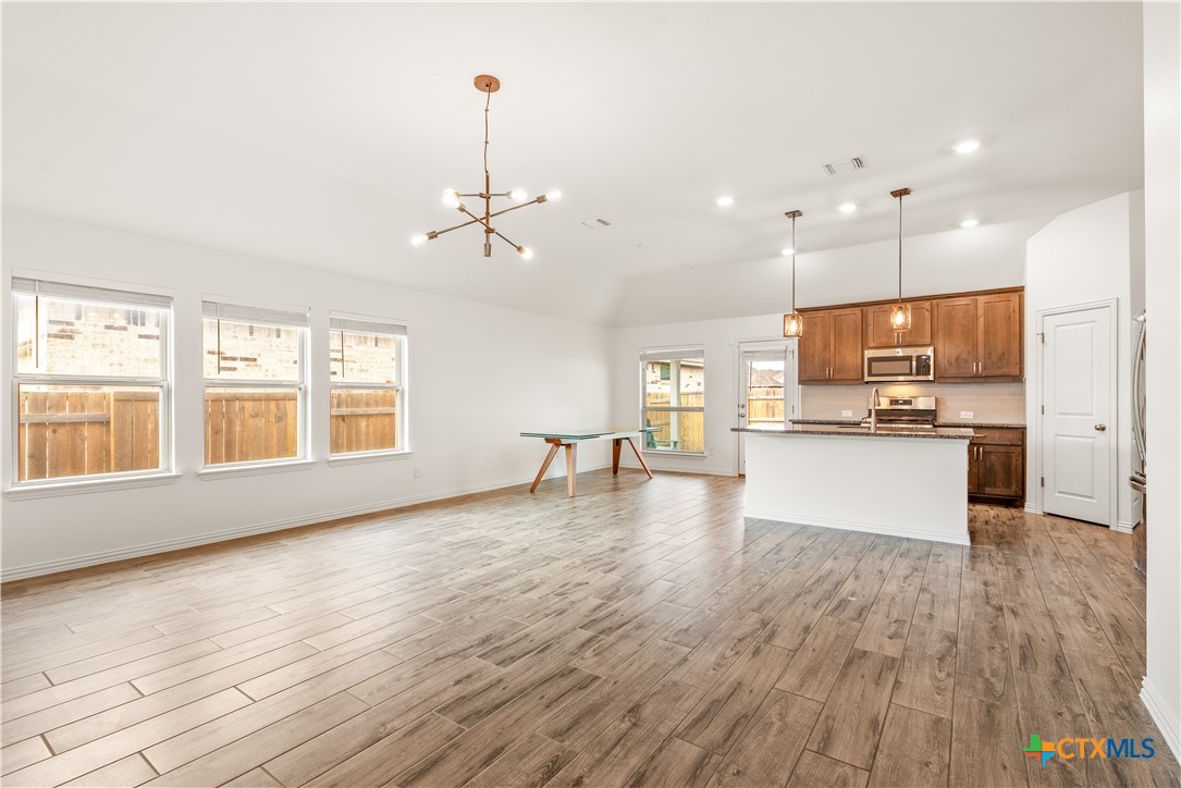 682 Coyote Creek Way Property Photo 11