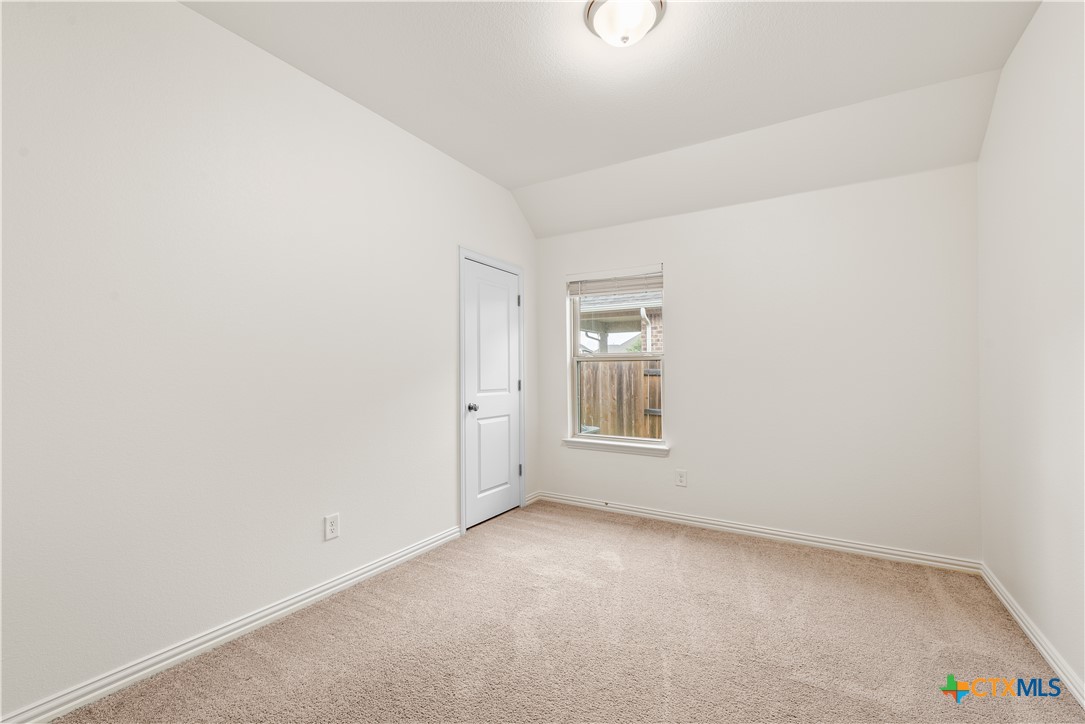 682 Coyote Creek Way Property Photo 22