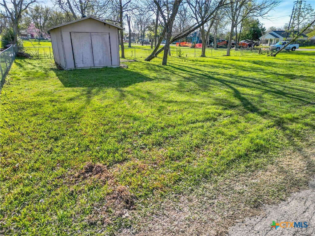 1004 E Downs Avenue Property Photo 7