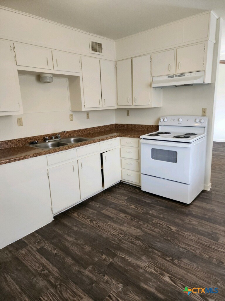 309 Sunset Lane G Property Photo 2