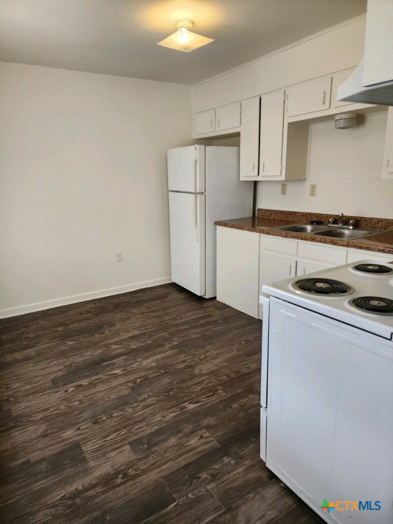 309 Sunset Lane G Property Photo 3