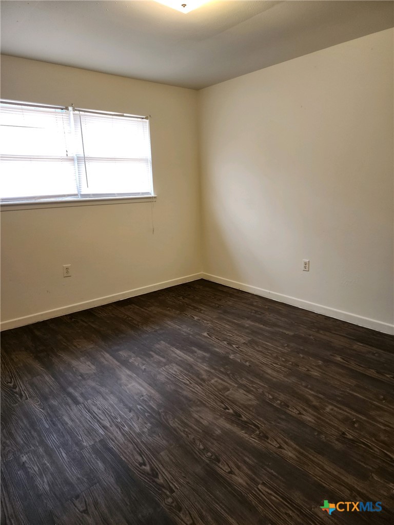 309 Sunset Lane G Property Photo 5