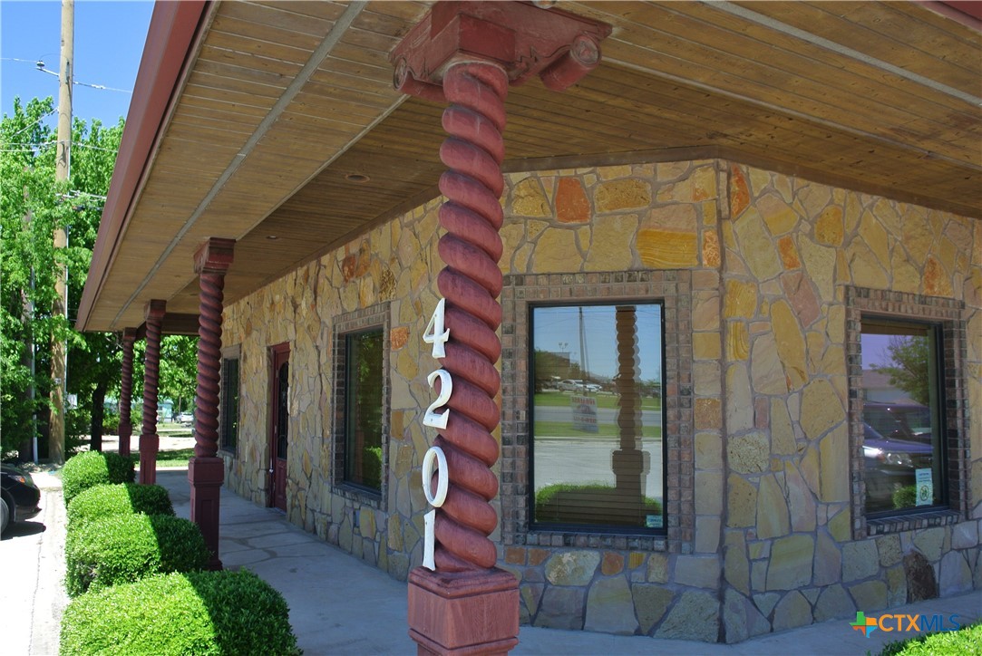 4201 W Stan Schlueter Loop B Property Photo 1