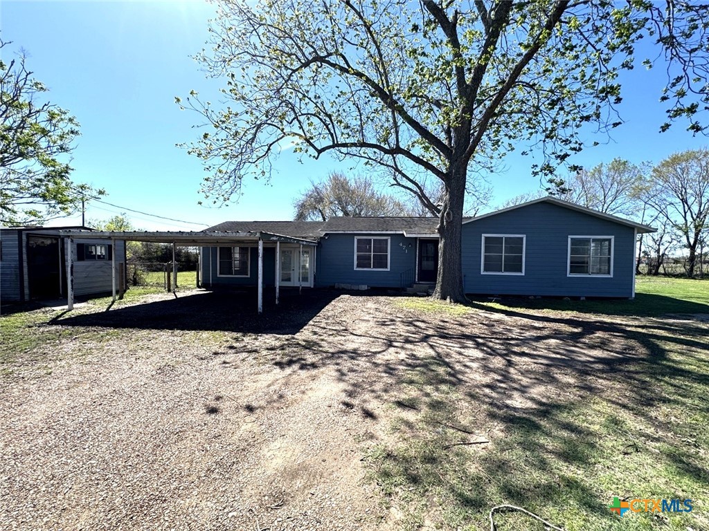 471 Old Goliad Road Property Photo