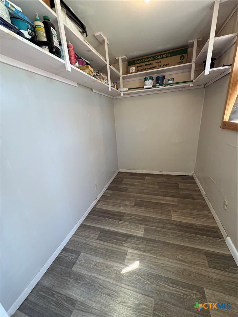 471 Old Goliad Road Property Photo 8