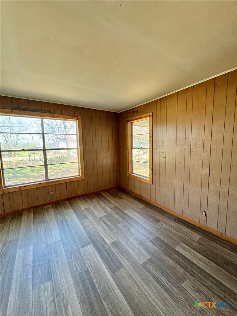 471 Old Goliad Road Property Photo 10
