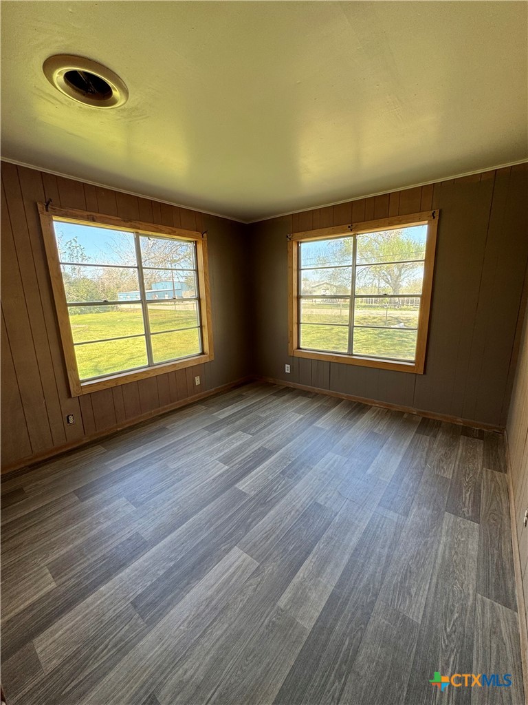 471 Old Goliad Road Property Photo 11