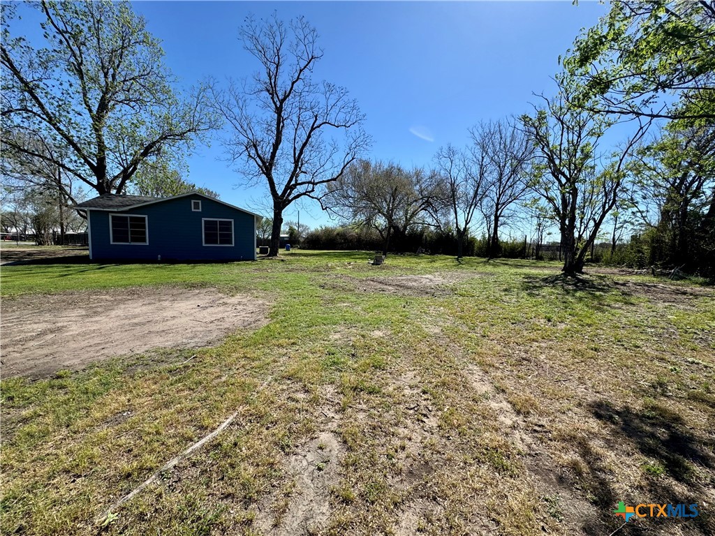 471 Old Goliad Road Property Photo 13